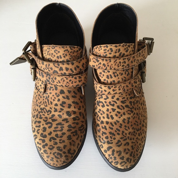 Volcom Getter Cheetah Leather Booties Sz 7 - Picture 6 of 11